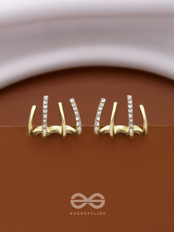 CLAWS OF DESTINY - GOLDEN STUD EARRINGS