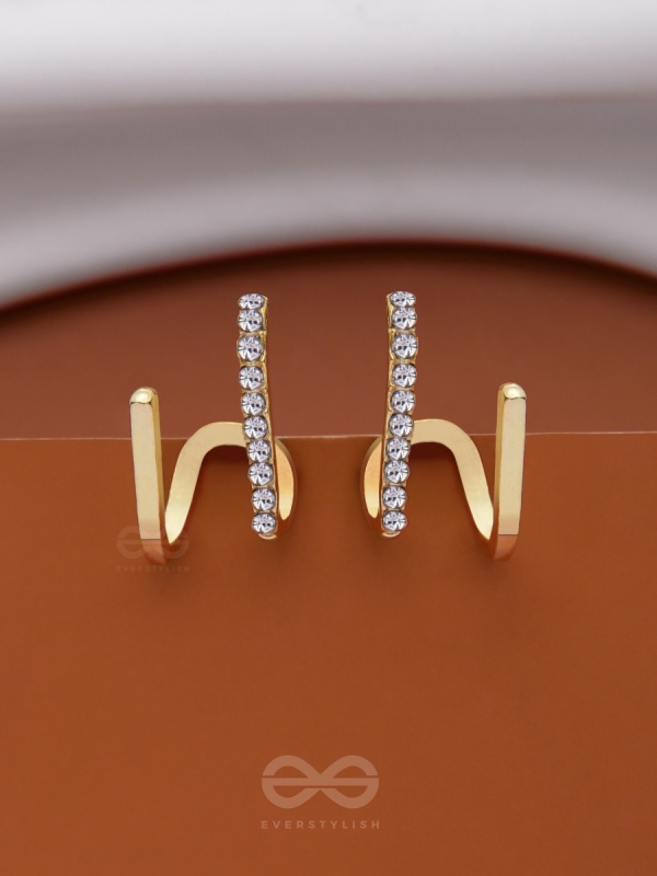 GLITTER GROOVE - GOLDEN STUD EARRINGS