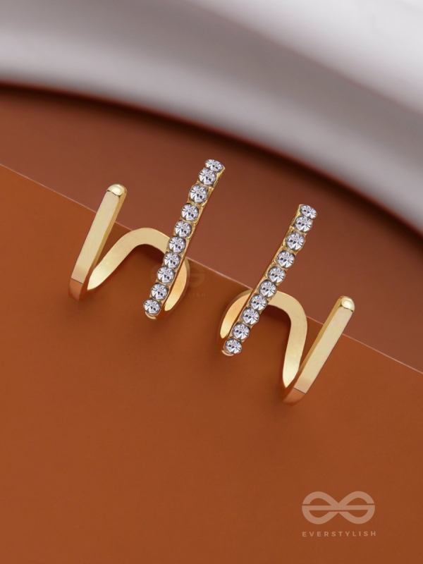 GLITTER GROOVE - GOLDEN STUD EARRINGS