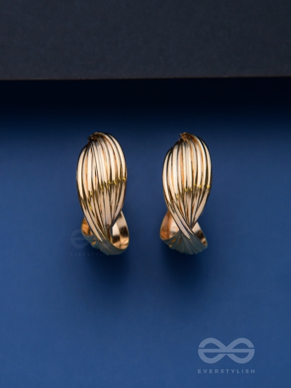 LEVELING IT UP - STATEMENT GOLDEN HOOPS