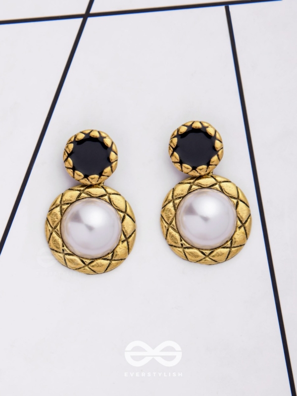 MIDNIGHT PEARL - STATEMENT DROP EARRINGS