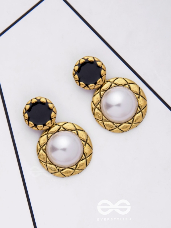 MIDNIGHT PEARL - STATEMENT DROP EARRINGS