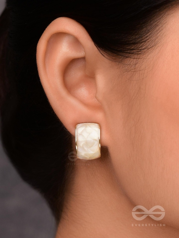 THE CLASSIC RADIANCE  - GOLDEN ENAMELLED STUD EARRINGS (WHITE)