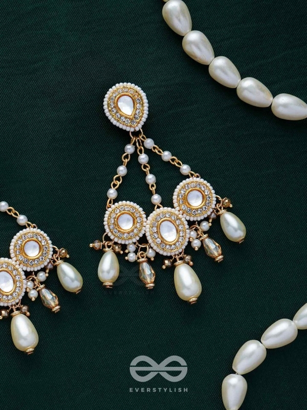 Avadata - Dazzling Giltz N Glamour - Golden Embellished Polki And Kundan Earrings