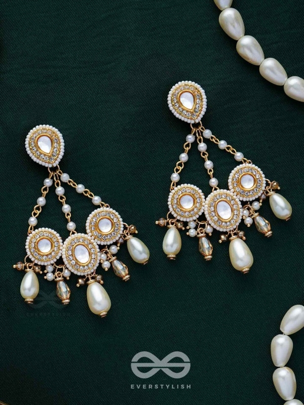 Avadata - Dazzling Giltz N Glamour - Golden Embellished Polki And Kundan Earrings