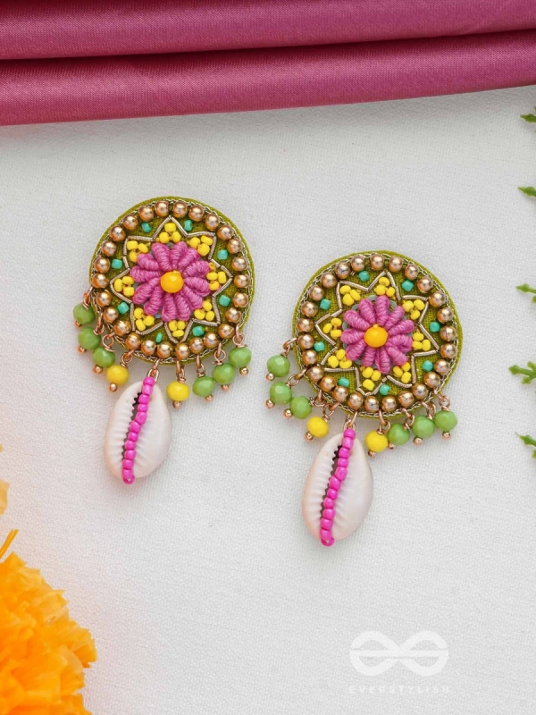 VAARIJA - THE  SEASHELL GALA - SHELL AND BEADS EMBROIDERED EARRINGS