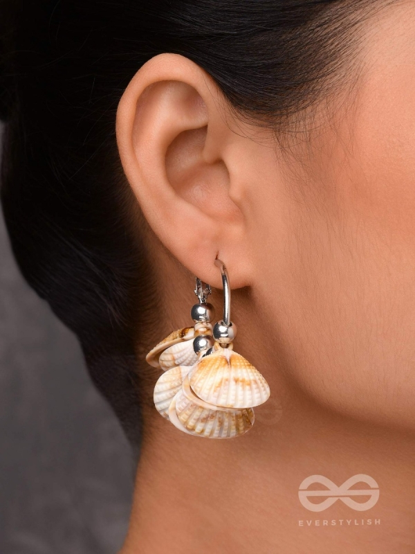 MERMAID'S SHELL MAGIC - SILVER HOOP EARRINGS