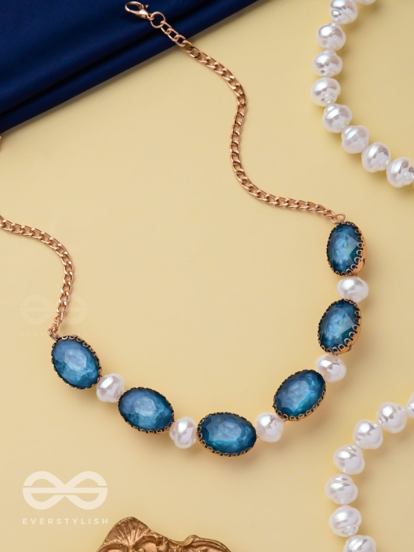 AQUA MIST FANTASY - STATEMENT GOLDEN EMBELLISHED NECKPIECE