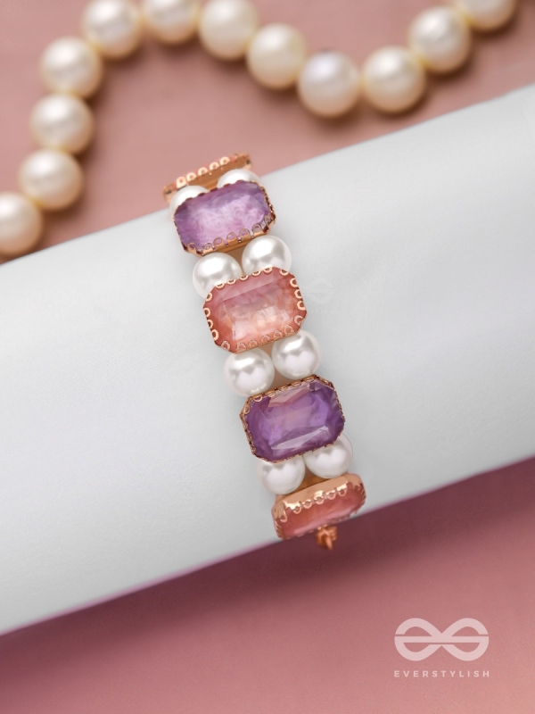 Paradise Haze - Golden Embellished Pearl Bracelet