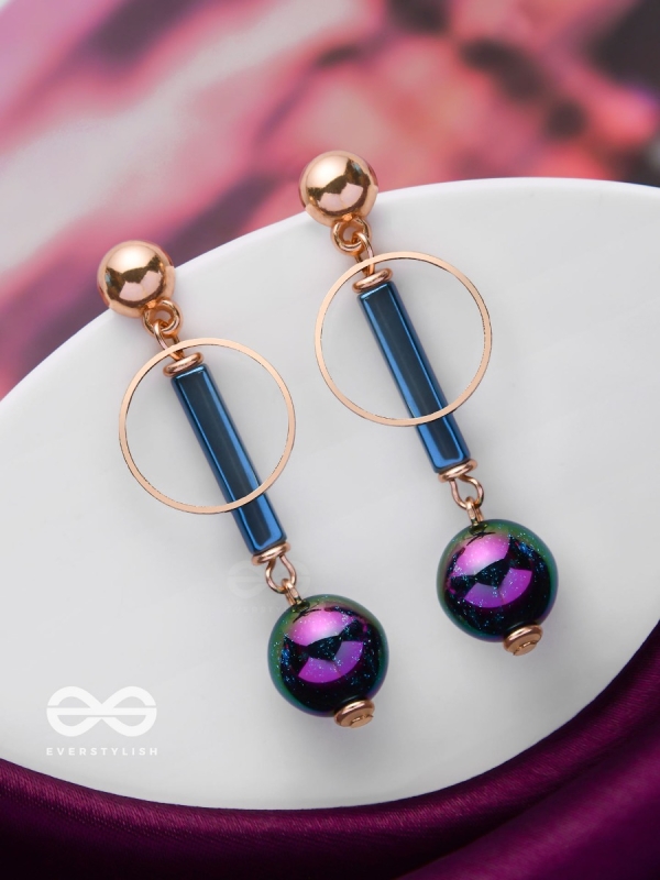 GALAXY SPARKLES - GOLDEN EMBELLISHED EARRINGS