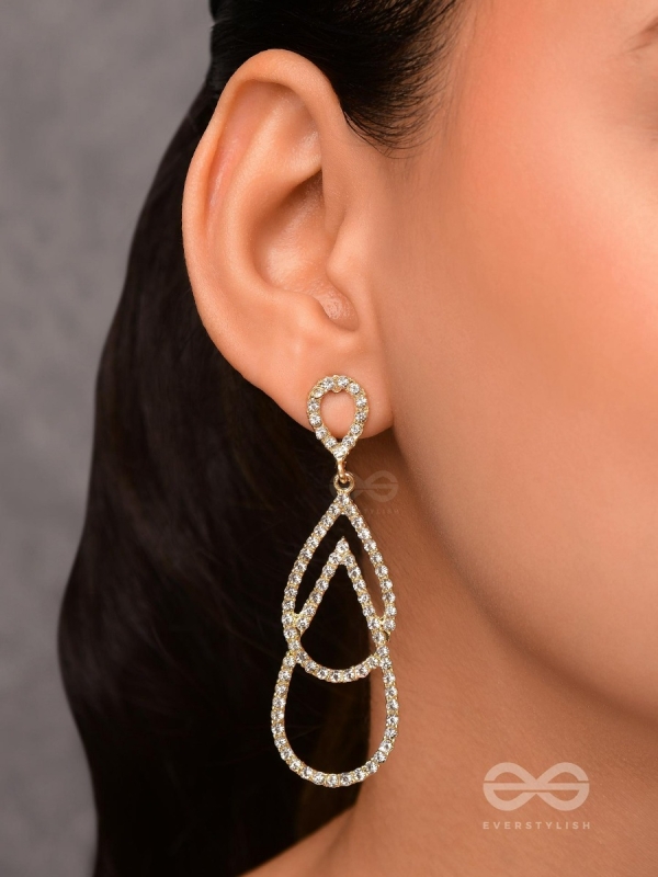 DROP IT LIKE IT'S HOT - STATEMENT GOLDEN EARRINGS
