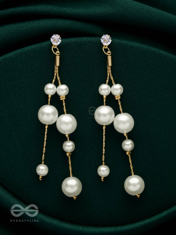 DREAMY DRIZZLING PEARLS - GOLDEN EMBELLISHED EARRINGS 