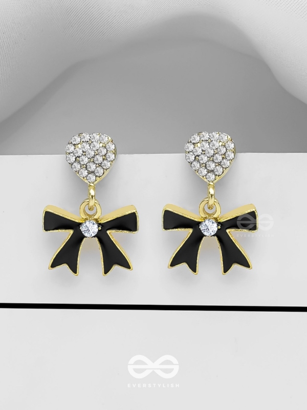 BOW TO THE NIGHT - GOLDEN AND BLACK EMBELLISHED EARRINGS