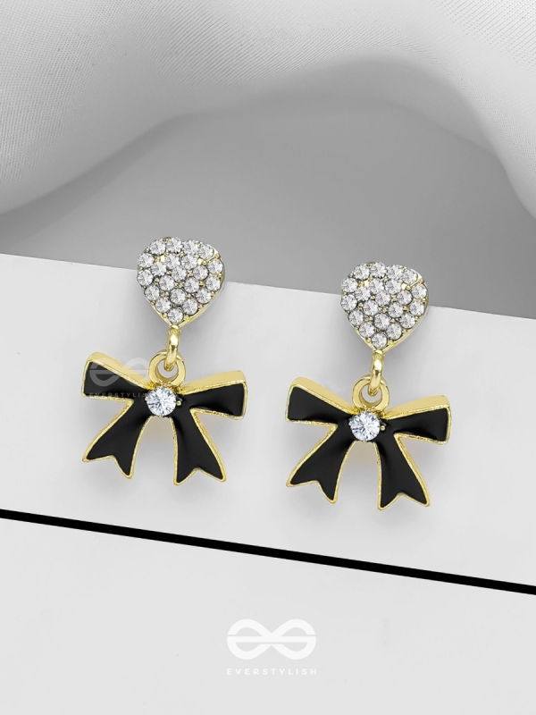 BOW TO THE NIGHT - GOLDEN AND BLACK EMBELLISHED EARRINGS
