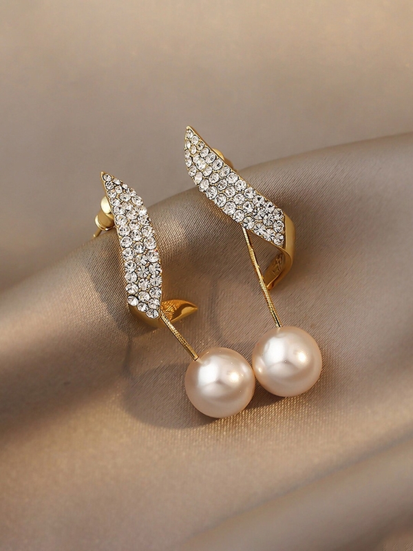 THE MELODIC TWIST - GOLDEN EMBELLISHED EAR JACKETS