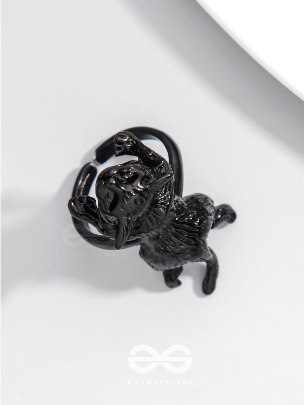 A MAJESTIC PROWL - STATEMENT BLACK RING (ADJUSTABLE)