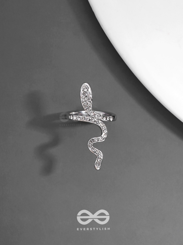 STUDDED SLYTHERIN - STATEMENT SILVER RING (ADJUSTABLE)