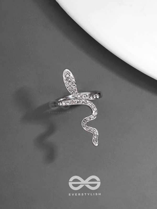 STUDDED SLYTHERIN - STATEMENT SILVER RING (ADJUSTABLE)