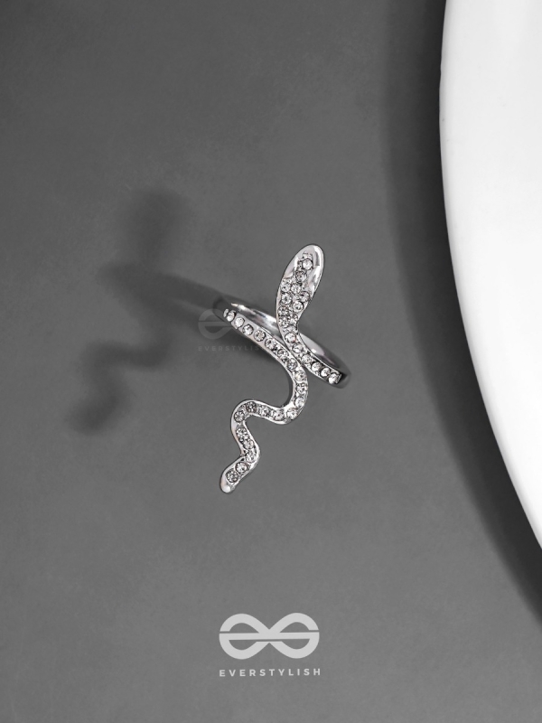 STUDDED SLYTHERIN - STATEMENT SILVER RING (ADJUSTABLE)