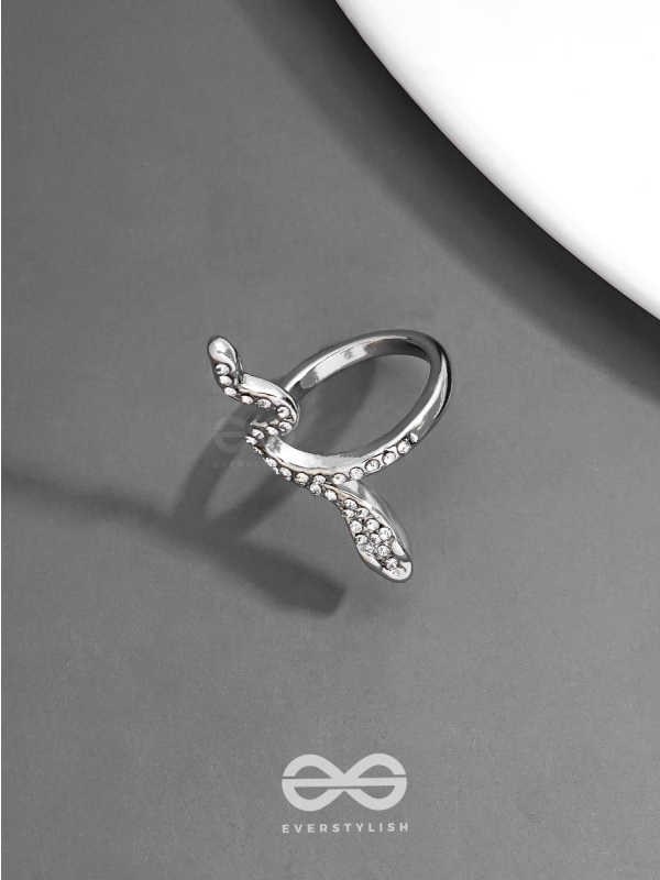 STUDDED SLYTHERIN - STATEMENT SILVER RING (ADJUSTABLE)