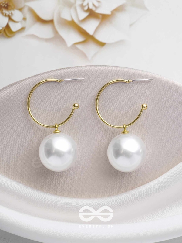 JINGLE BELL RADIANCE - GOLDEN AND WHITE EMBELLISHED PEARL EARRINGS