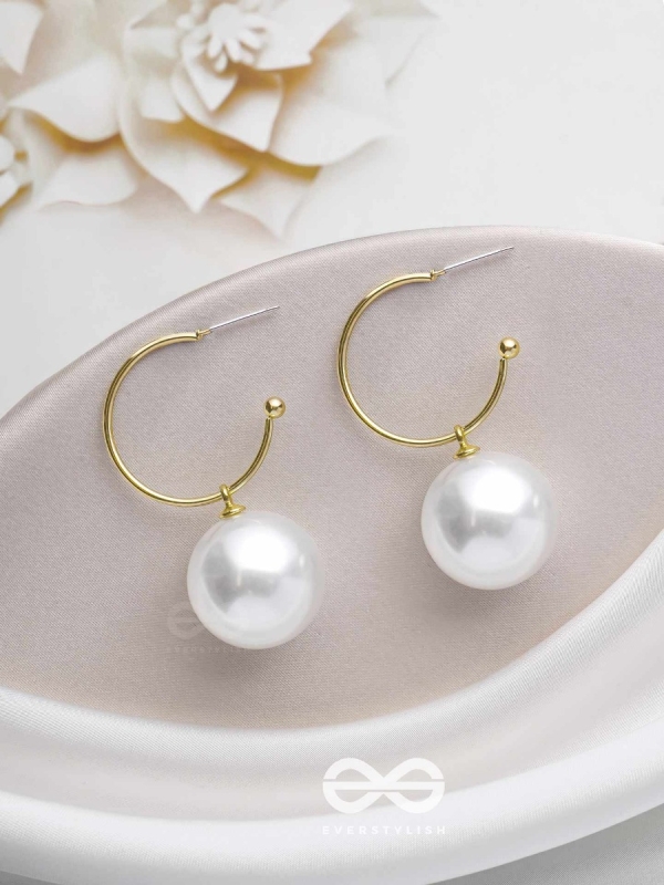 JINGLE BELL RADIANCE - GOLDEN AND WHITE EMBELLISHED PEARL EARRINGS
