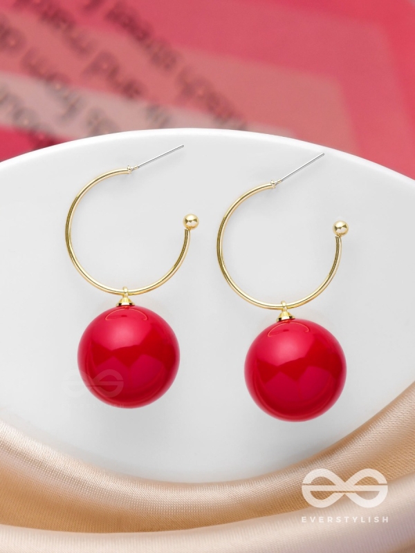 JINGLE BELL RADIANCE - GOLDEN AND RED EMBELLISHED PEARL EARRINGS