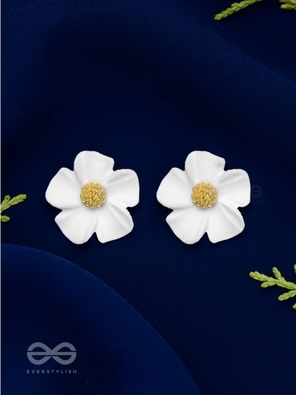 THE BLOSSOM BALLAD - GOLDEN AND WHITE ACRYLIC STUD EARRINGS