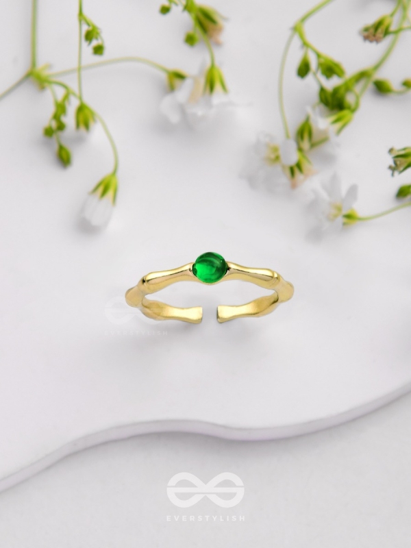 The Emerald Glow - Embellished Golden Ring