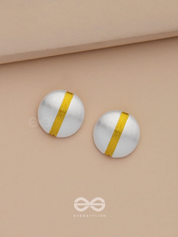 Subtle Streak - Silver Stud Earrings