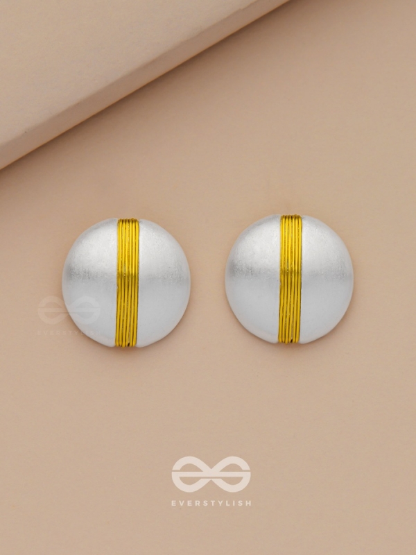 Subtle Streak - Silver Stud Earrings