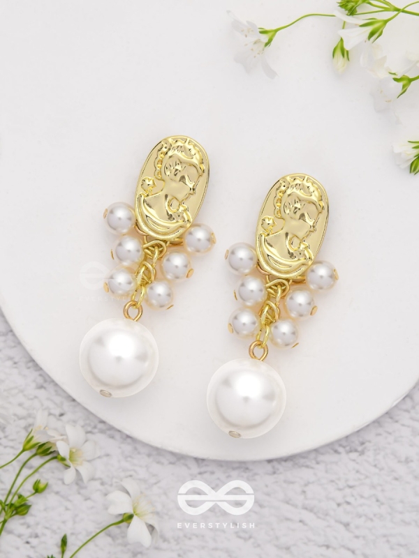 Victorian Pearls - Golden Elegant Earrings