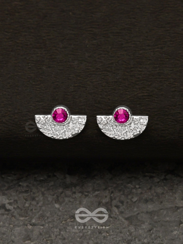 The Rouge Beauty - Textured Silver Stud Earrings