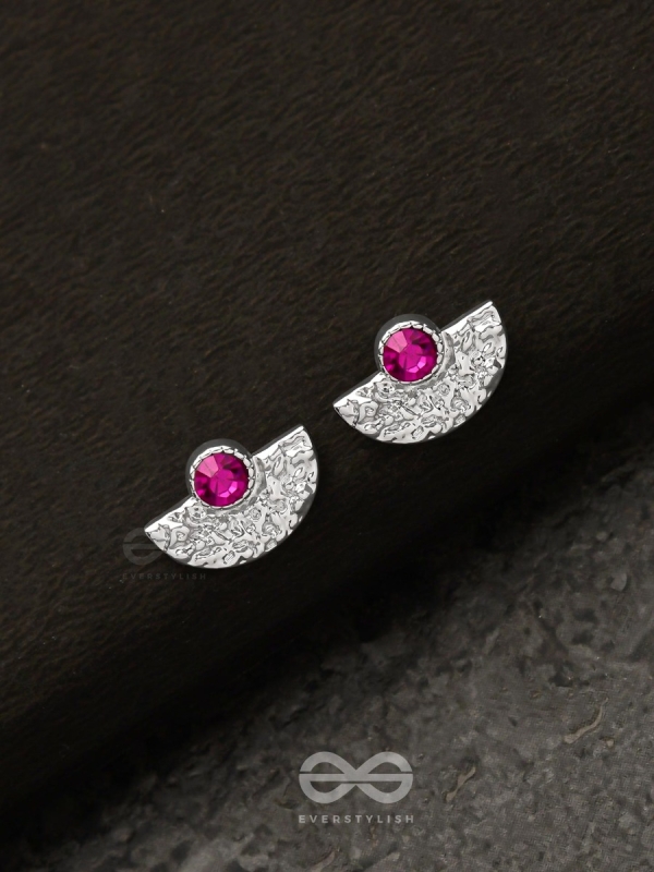 The Rouge Beauty - Textured Silver Stud Earrings