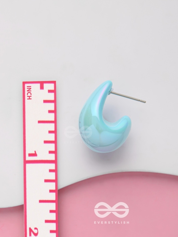 Shining Crescents - Holographic Acrylic Earrings (Light Blue)
