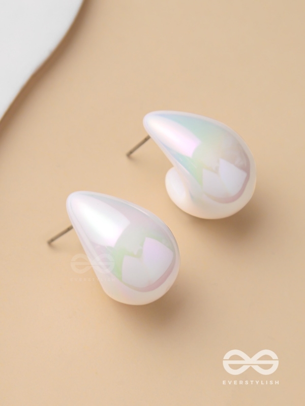 Shining Crescents - Holographic Acrylic Earrings (White)