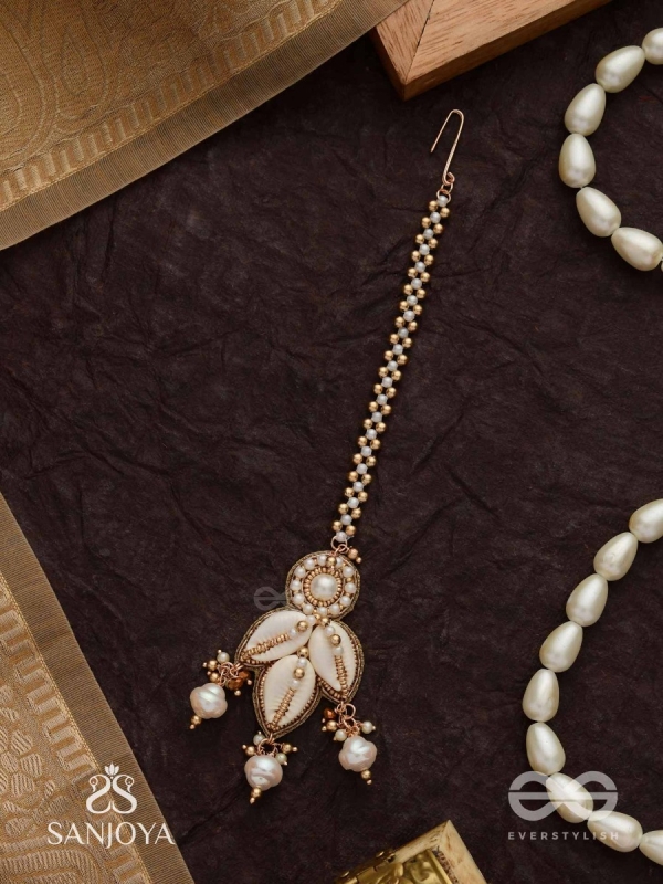 Savishkaar- The First Manifestation- Shells And Beads Hand Embroidered Maangtika
