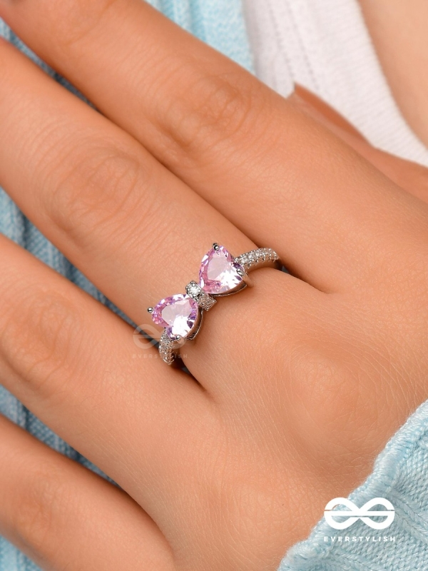 The Cindrella'S Bow - Silver Embellished Ring (Adjustable)