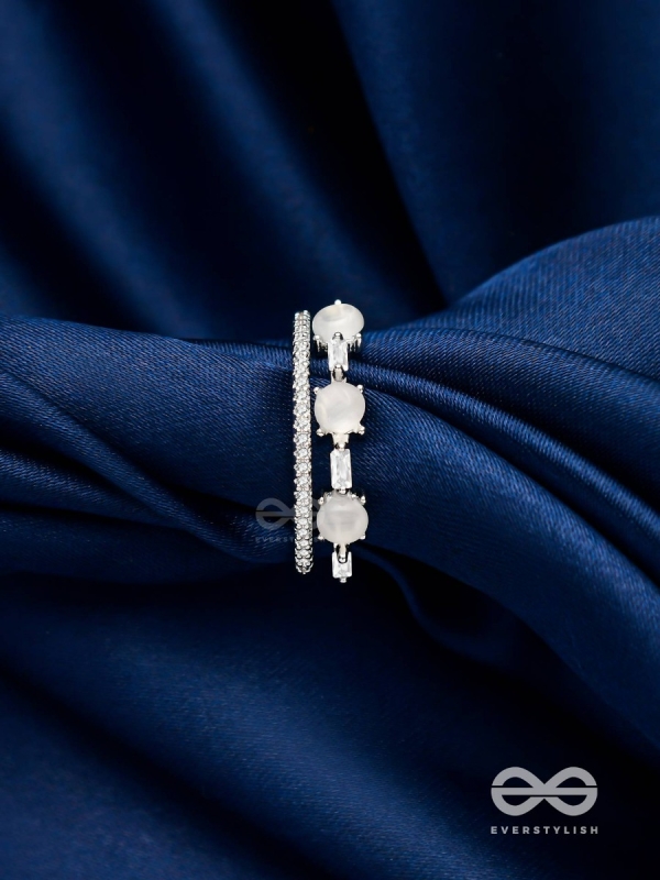 The Honoured Majesty - Silver Cubic Zirconia Ring (Adjustable)