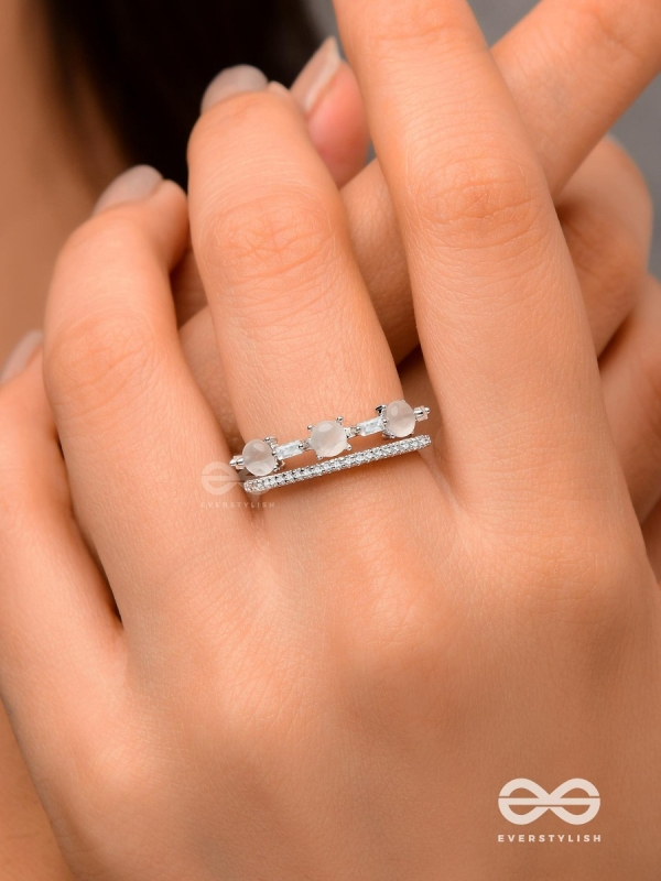 The Honoured Majesty - Silver Cubic Zirconia Ring (Adjustable)