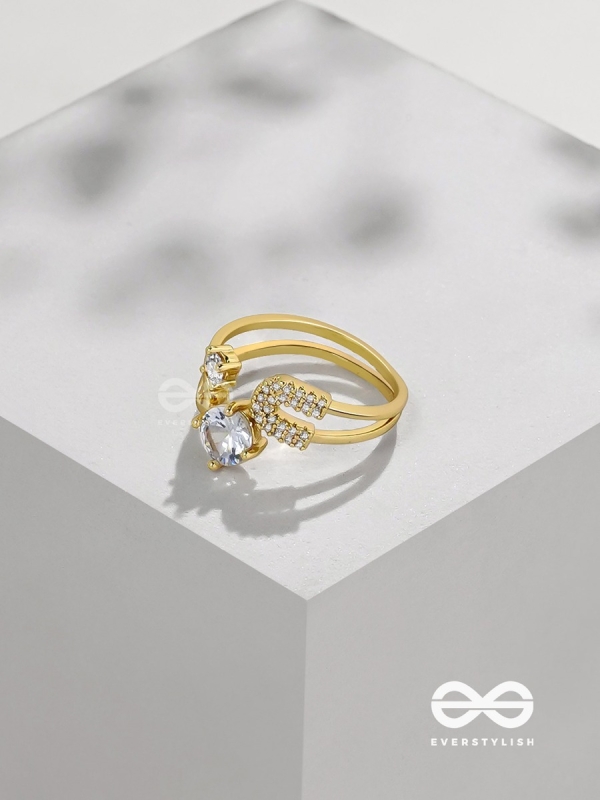 The Dreamy Dazzle - Golden Embellished Ring (Adjustable)