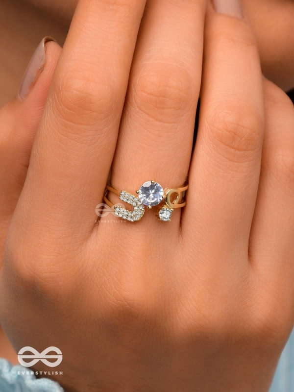 The Dreamy Dazzle - Golden Embellished Ring (Adjustable)