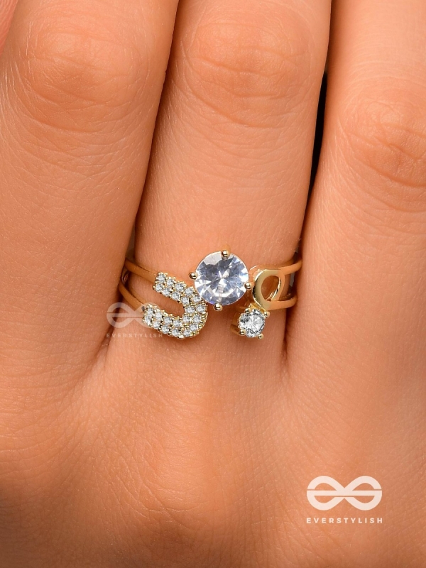 The Dreamy Dazzle - Golden Embellished Ring (Adjustable)