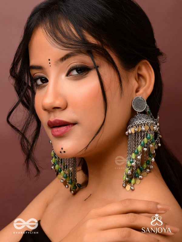 Girayah - Souvenirs Of The Nature - Beads And Glass Drops Hand Embroidered Oxidised Chain Earrings