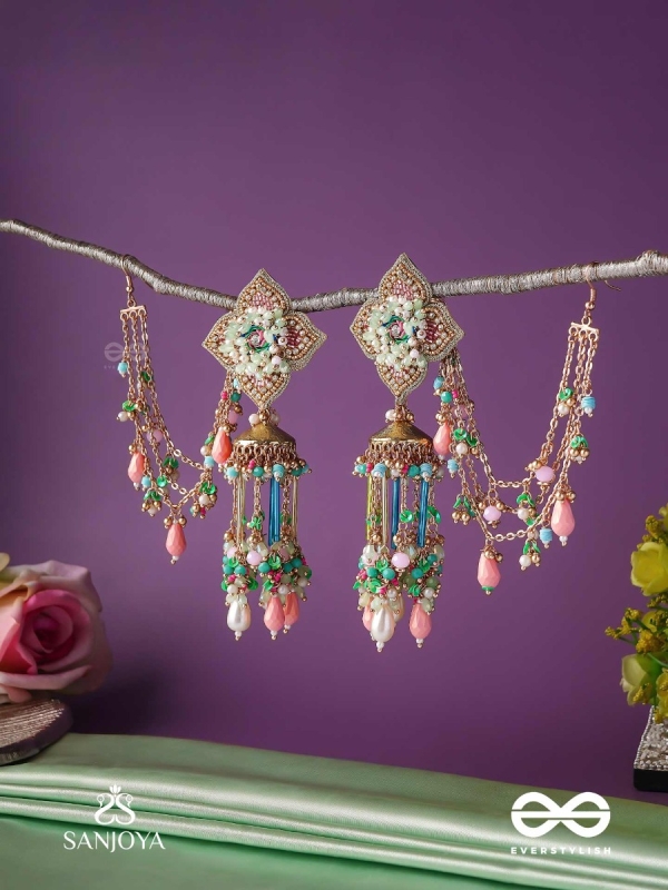 MANJUSUMANA - BEAUTIFUL BLOSSOM - MULTIPLE CHAIN EARRINGS EMBELLISHED WITH BEADWORK, A FLOWER MOTIF AND DANGLERS