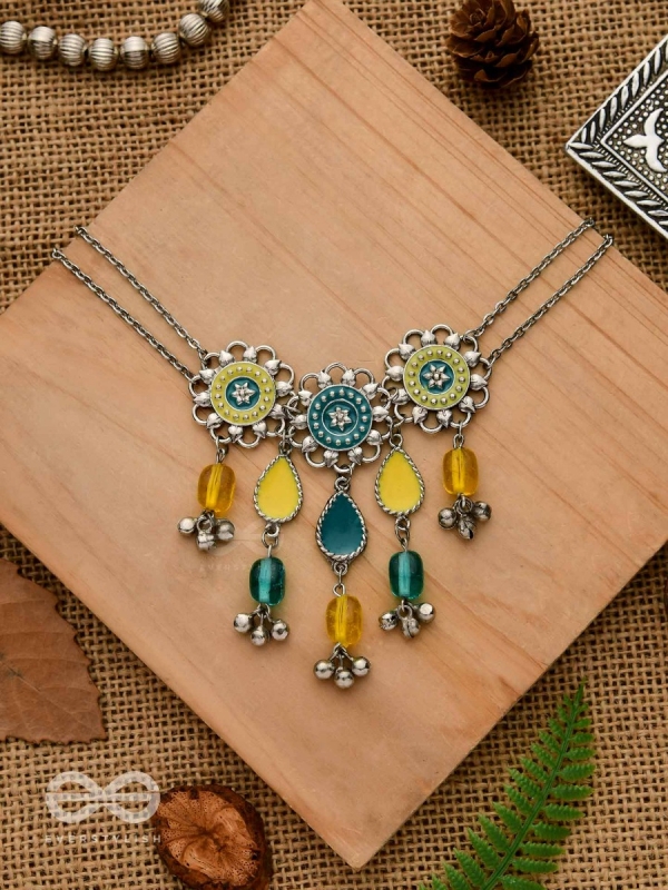 THE SHADES OF EARTH - FLORAL MOTIFS WITH BLUE AND YELLOW STONES