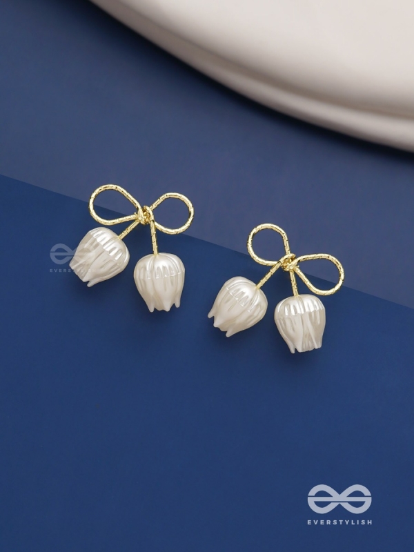 Golden infinity- Golden studs with white pearl roses 