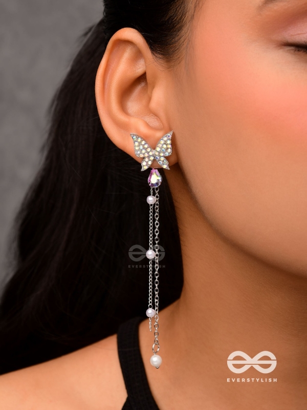 Morning mist- Butterfly dangling earrings 