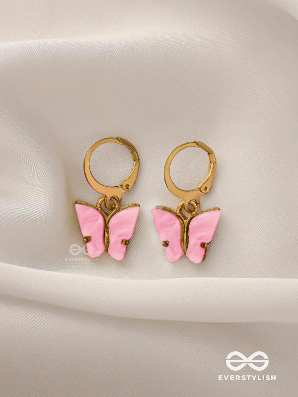 TAKE THE SKY LIKE A BUTTERFLY - CUTE DANGLER EARRINGS (SOFT PINK)