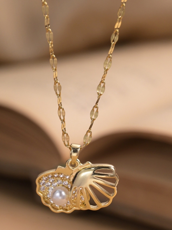 Golden Seashell - Pearl Embellished Pendant
